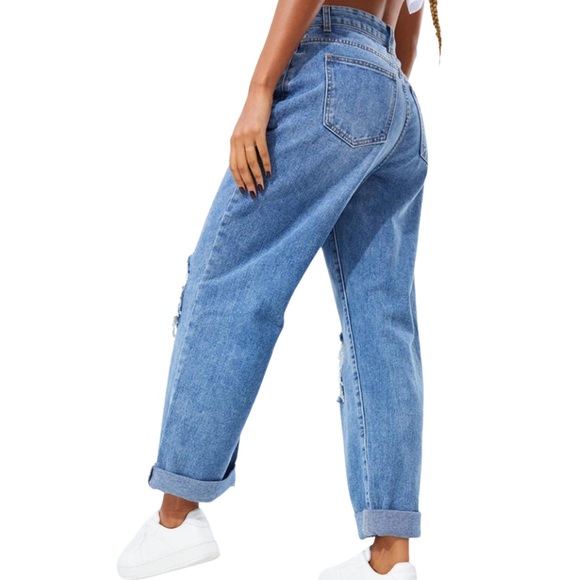 PrettyLittleThing Baggy Button-Fly Boyfriend Jeans - Picture 2 of 9